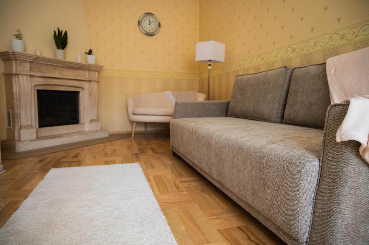 One Bedroom Apartment With Balcony-Kostyushka Street,16 ลวีฟ ภายนอก รูปภาพ